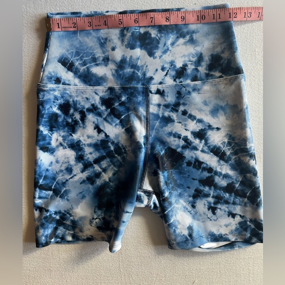Beach Riot Tie Dye Bike Shorts Medium New With Tag - Picture 6 of 9